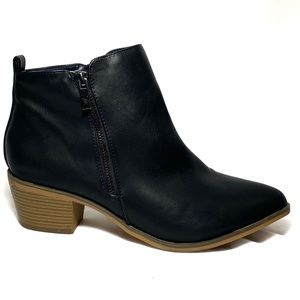 Women’s ankle boots | Size 10, black, leather, chunky heel, zipper closure